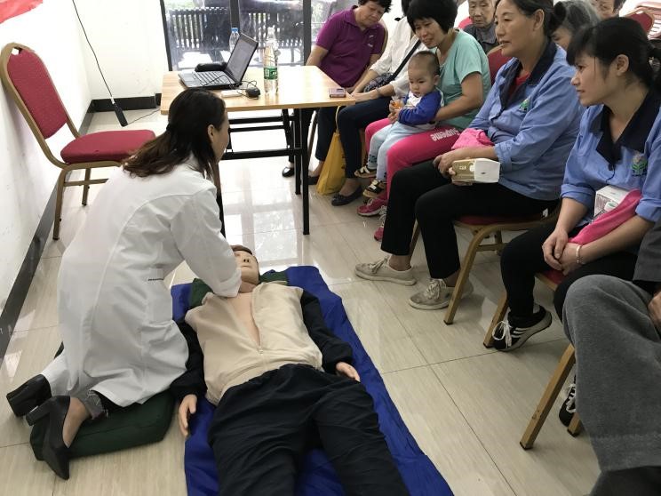 健康教育進(jìn)社區(qū)，組織群眾學(xué)急救